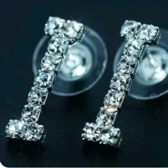 Letter I Rhinestone Crystal Stud Silver Earings - Picture 4 of 7